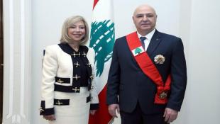 المواطنيّة في زمن المحن: السيدة الأولى تتصل بإدارة ثانوية المقاصد الإسلامية في صيدا مطمئنة في ظل استمرار الحرب