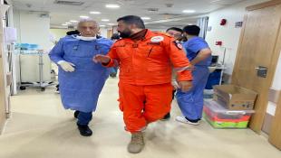 د. حازم بديع : مركز لبيب الطبي في صيد إستقبل جثمان شهيدة و 15 جريحا اصيبوا في الغارة على مجمع الزهراء