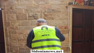 بالصور:  بلدية صيدا تواصل بالتعاون مع متطوعي جمعيات محلية حملة تنظيف الشوارع ورفع النفايات وفتح المجاري لتعزيز السلامة البيئية