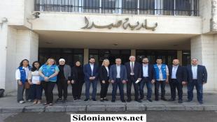 يالصور : السفير الفرنسي ماغرو وممثلة مفوضية اللاجئين بيلينغ في بلدية صيدا: إشادة دولية بمهنية إدارة الأزمة وبحث في استدامة الإيواء
