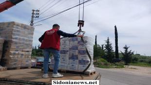 بالصور : ضمن حملتها أغيثوا لبنان .. جمعية أهلنا تسلّم بلديات حارة صيدا وبقسطا والهلالية ... مساعدات عينية مخصصة للنازحين من الأطفال وكبار السن