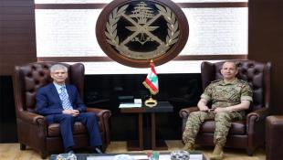 بالصور : قائد الجيش العماد رودولف هيكل استقبل نائبة مستشار الأمن القومي البريطاني والسفير الباكستاني وتطرق البحث لسبل دعم الجيش وأهمية زيارة هيكل الاخيرة لباكستان
