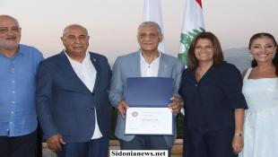 بالصور: روتاري صيدا كرّم د.حازم خضر بديع بمنحه وسام بول هاريس تقديراً لمسيرته المهنية والإنمائية وعلاقته المميزة مع النادي