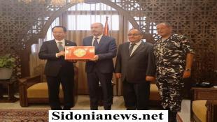 بالصور: السفير الصيني بعد زيارته محافظ الجنوب ضو في سرايا صيدا : دعمنا مستمر للبنان لتحقيق سيادته واستقلال اراضيه