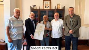بالصور : النائب أسامة سعد بحث مع وفد من جمعية محمود عباس في أوضاع اللاجئين الفلسطينيين