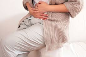 كيف نتفادى الشعور بالتخمة والنفخة بعد الإفطار؟